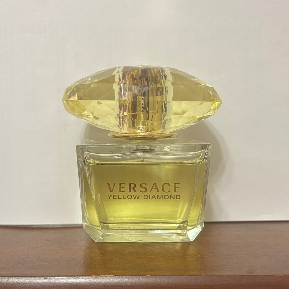 Versace Yellow Diamond Perfume